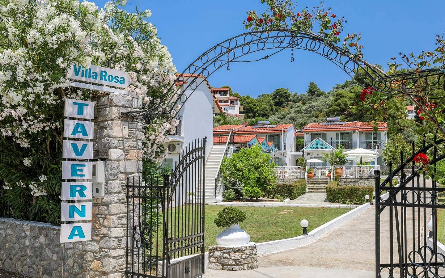 Experience the best Greek night in Skiathos at Villa Rosa! From our Troulos pool bar with sunbeds to an authentic Greek taverna featuring live music, authentic Greek food, and traditional dancing. Book your table for a legendary evening in Troulos.