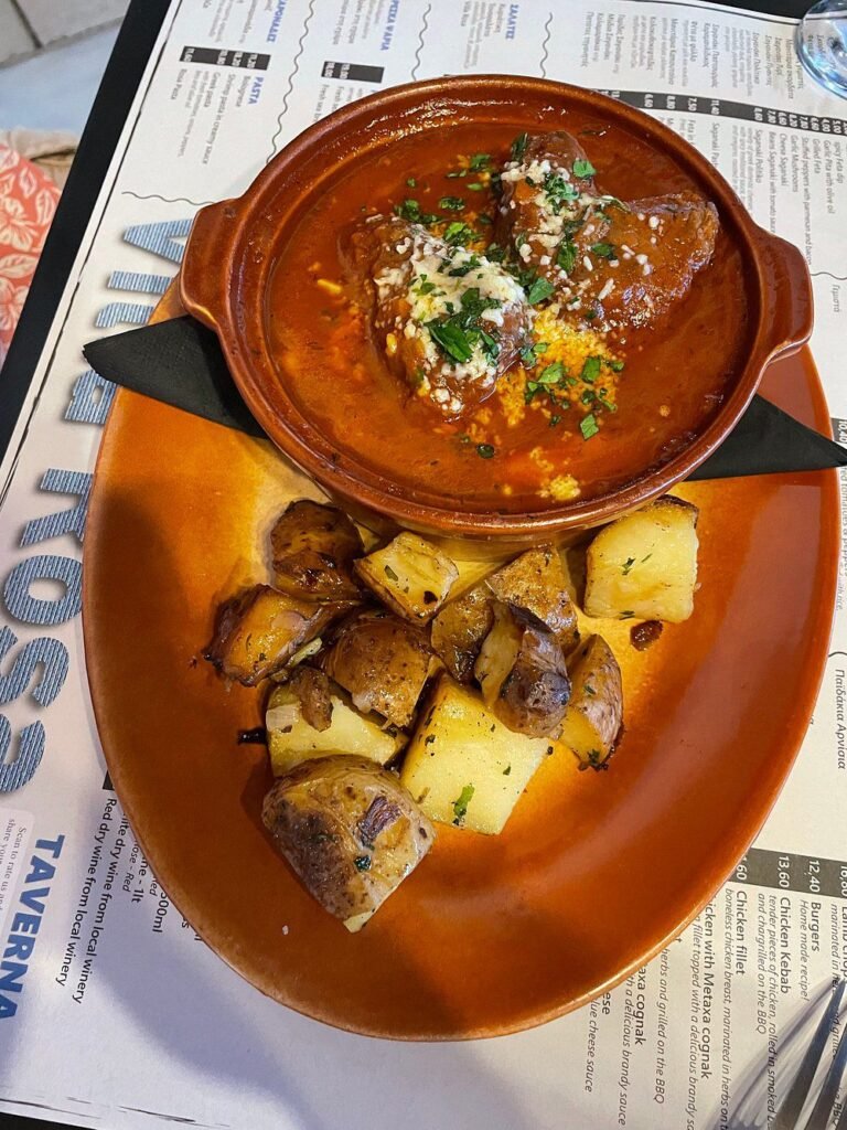 Experience the best Greek night in Skiathos at Villa Rosa! From our Troulos pool bar with sunbeds to an authentic Greek taverna featuring live music, authentic Greek food, and traditional dancing. Book your table for a legendary evening in Troulos.